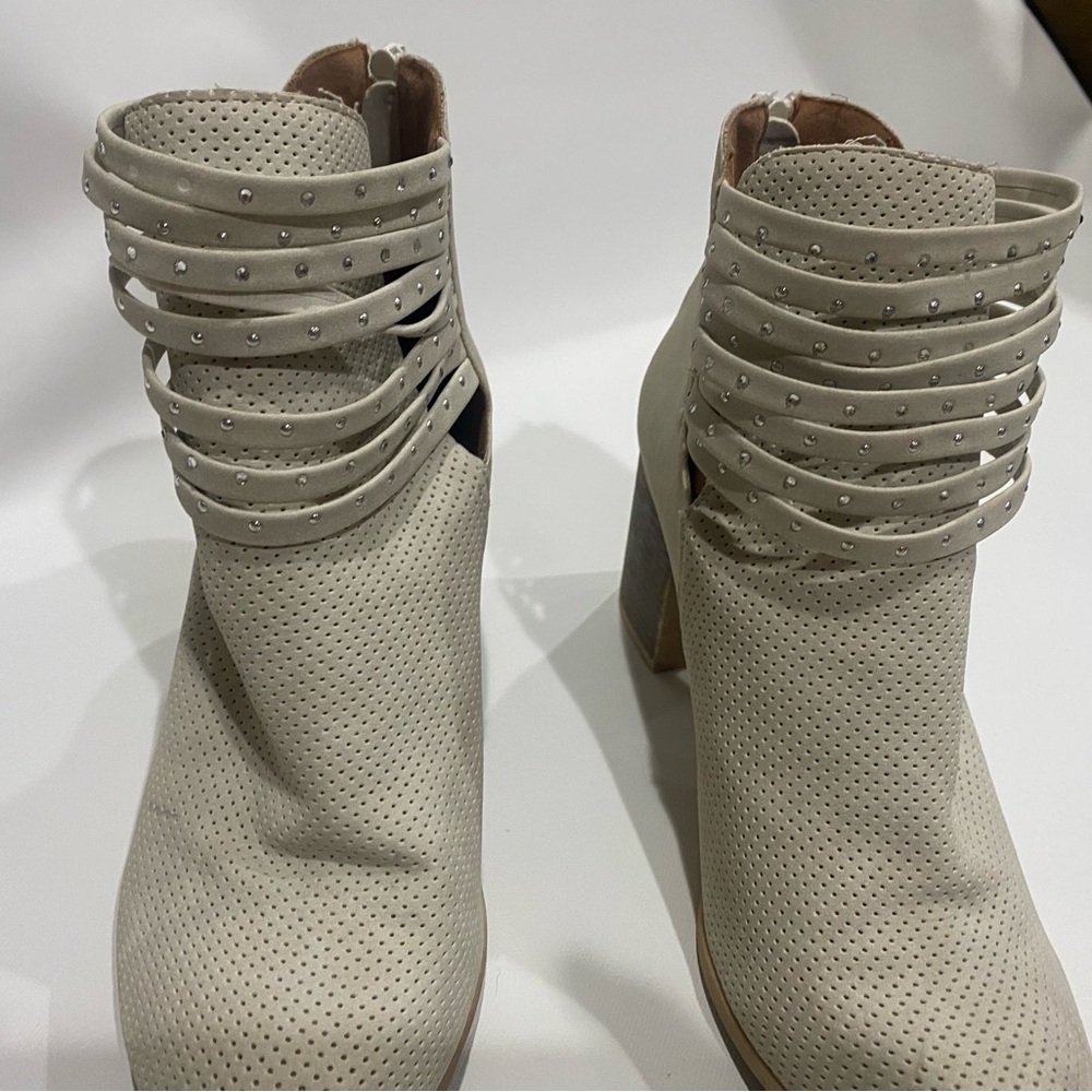 Women's Cream Ankle Boots dolce- size 9 - Picture 5 of 10